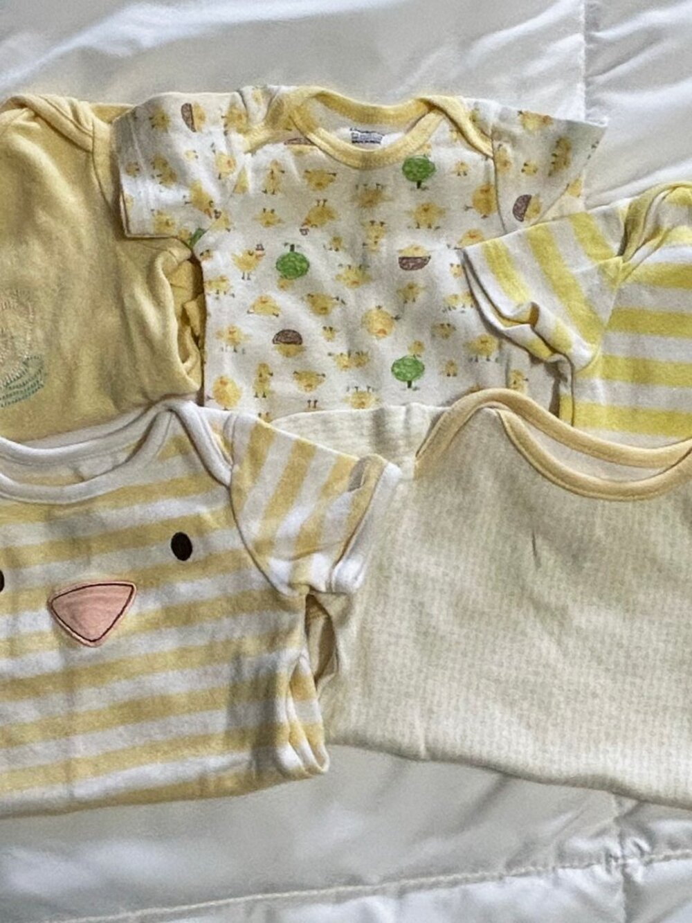 0-3 mos Baby Short Sleeve Bodysuit Lot - 5 pieces - unisex yellow ducks
